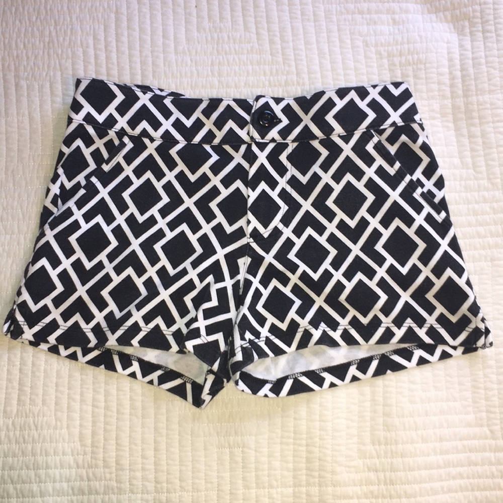 J.K. Girls Large Black+White Designed Shorts